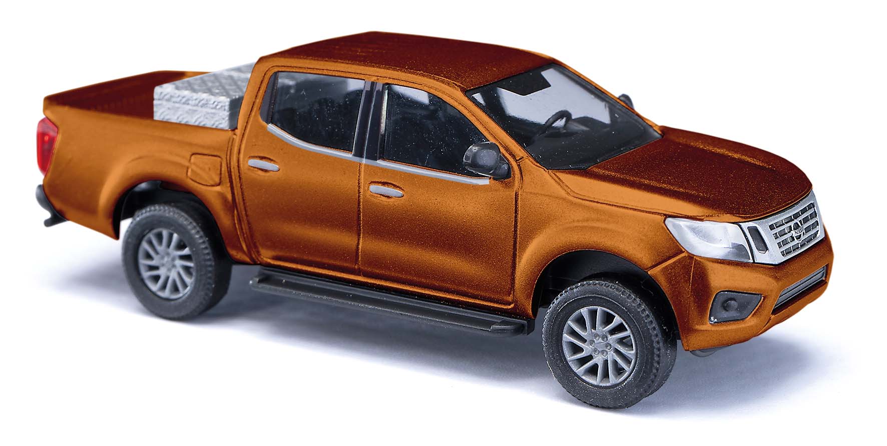 Busch 53720 HO Metallic Gold 2015 Nissan Navara Crew-Cab Pickup Truck w/Bed Box