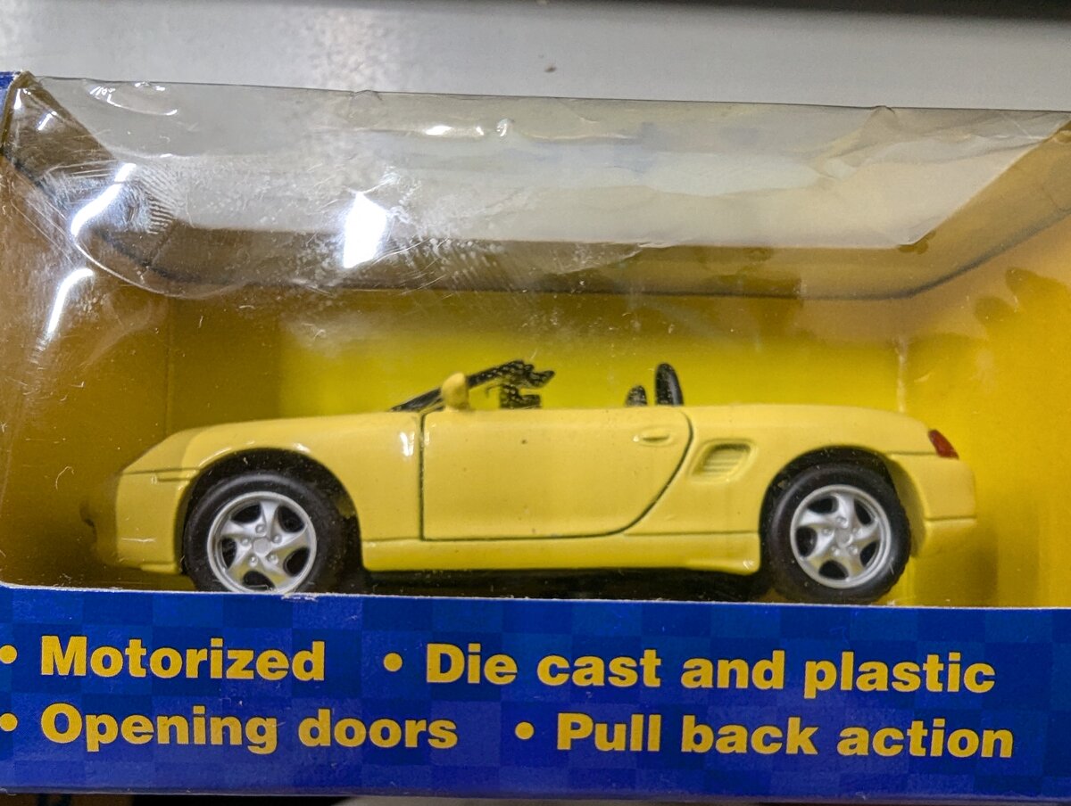 Maisto 21094 1:43 Die Cast Road & Track Power Racer Pale Yellow Porsche Boxster