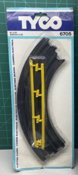 Tyco 6705 HO Electric Racing 1/4 Turn 9" Radius Curves with Matching Guard Rails