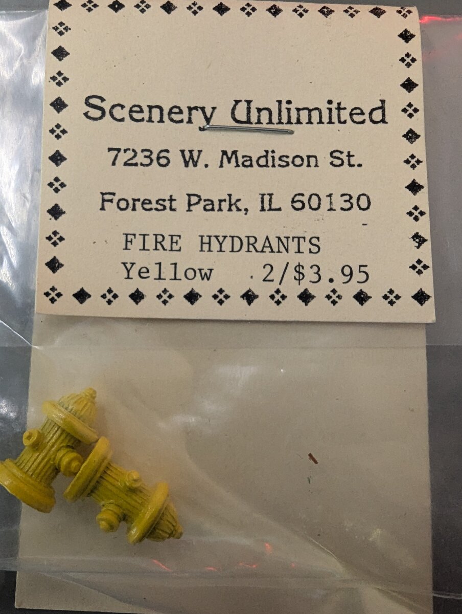 Scenery Unlimited 72 HO Scale Diecast Yellow Fire Hydrants (Set of 2)