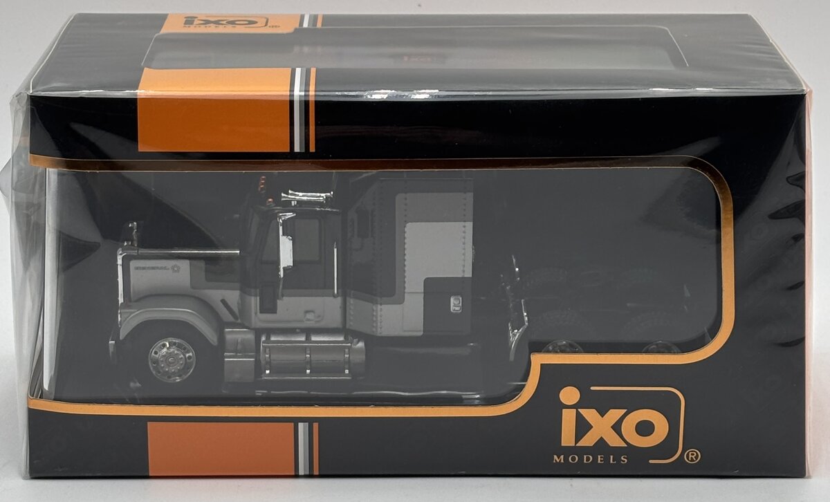 IXO Models TR117 1:43 Scale Die-Cast 1980 GMC General Semi Tractor