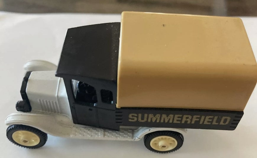Edocar 1:64 Diecast Black/White/Tan Summerfield Delivery Truck