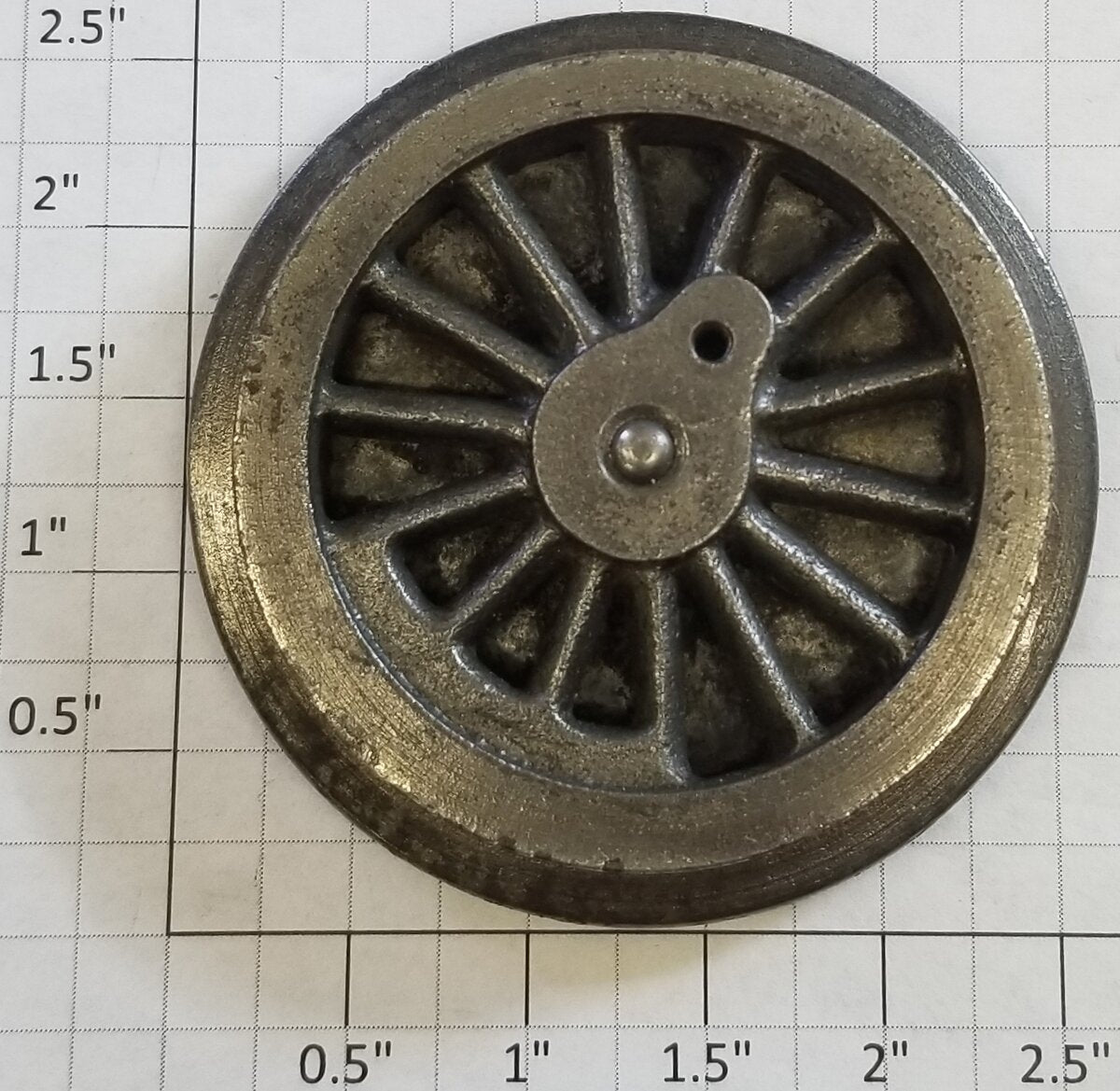 Lionel 5L-41-43 Cast Iron Thick Rim Spoked 2-5/8 Std Gauge Loco Gear Wheel w/Axl