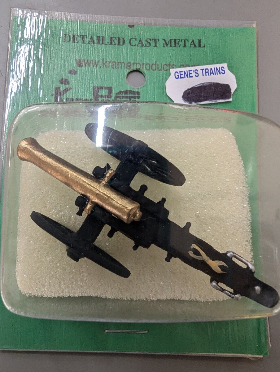Kramer T9 HO Detailed Cast Metal Gold & Black Military Cannon