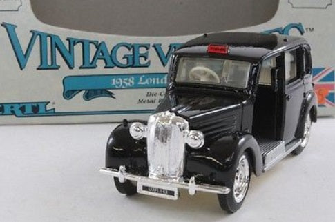 Ertl 2551 1:43 Vintage Vehicles Black 1958 Austin FX3 London Taxi