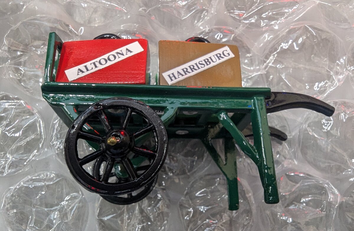 Lionel 1998 O Scale Diecast LCCA 28th Annual Convention Porter Luggage Cart