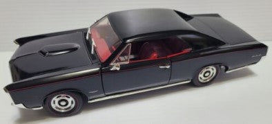 Ertl 7292 1:18 Die Cast American Muscle Black & Red 1966 Pontiac GTO