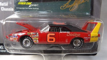 Johnny Lightning 361-01 1:87 Die Cast Stock Car Legends 1969 Dodge Daytona #6
