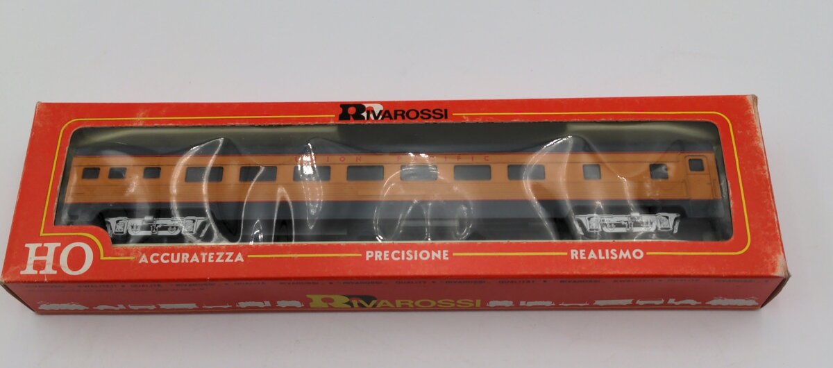 Rivarossi 6821/0 HO Union Pacific Coach Car
