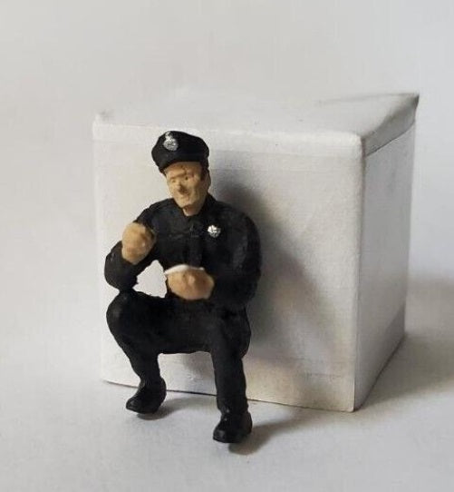 Arttista 1548 O Policeman Kneeling Taking Notes Pewter Figure Hand Painted