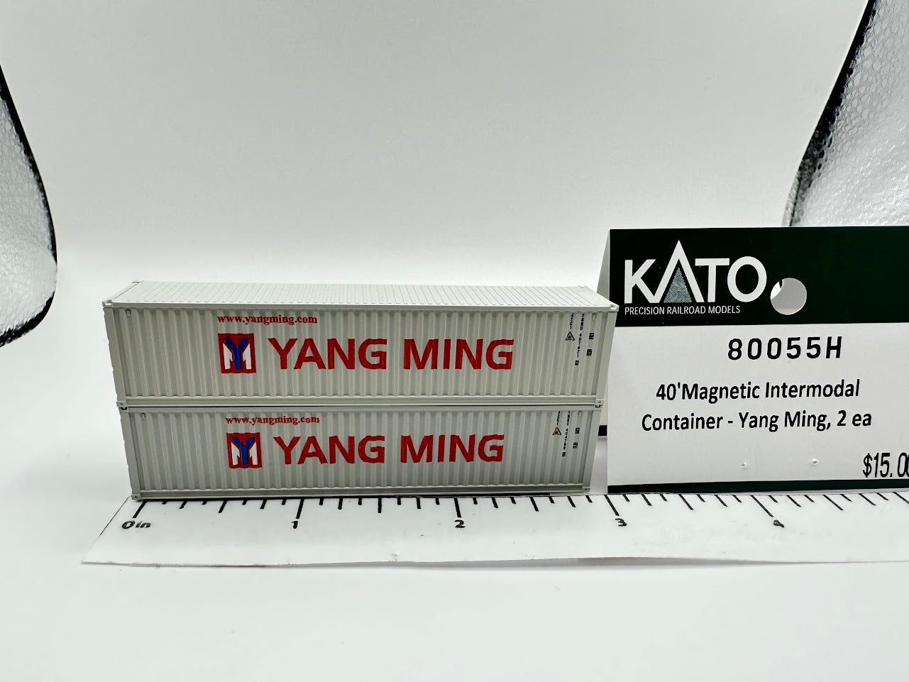 Kato 80055H N Yang Ming 40' Magnetic Intermodal Container (Pack of 2)