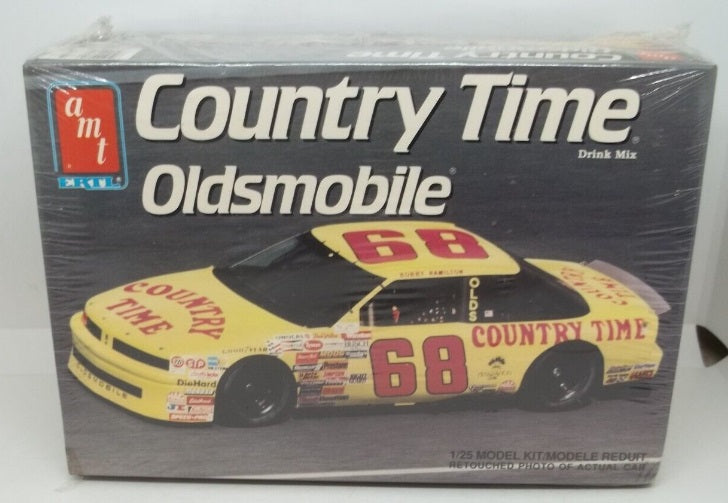 AMT 6819 1:25 Scale Ertl Country Time Oldsmobile Model Car Model Kit