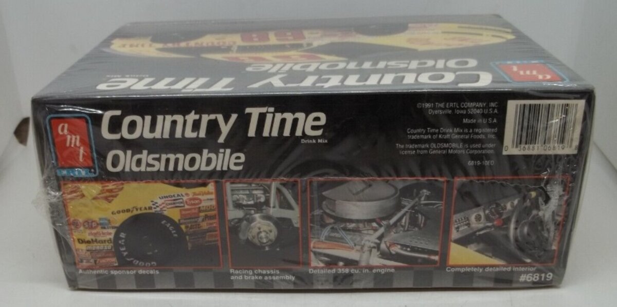 AMT 6819 1:25 Scale Ertl Country Time Oldsmobile Model Car Model Kit