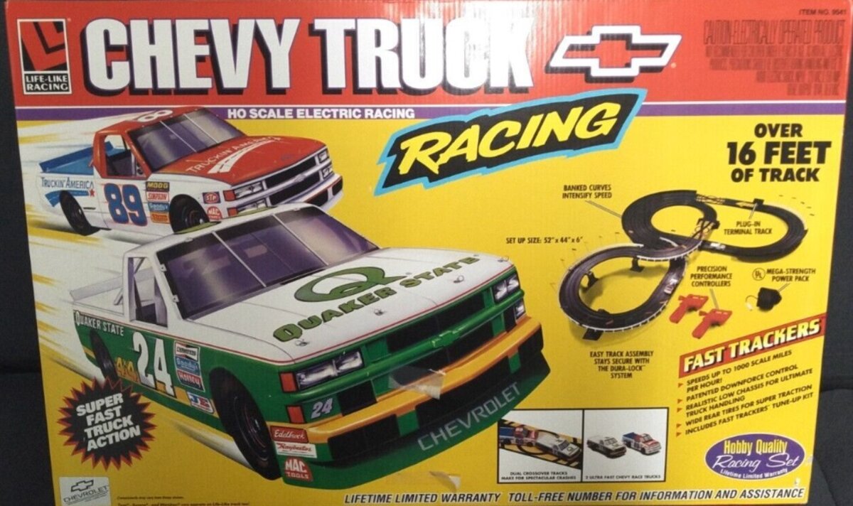 Life Like 9541 HO Racing Chevy Truck Slot Car Set Over 16 Feet of Track