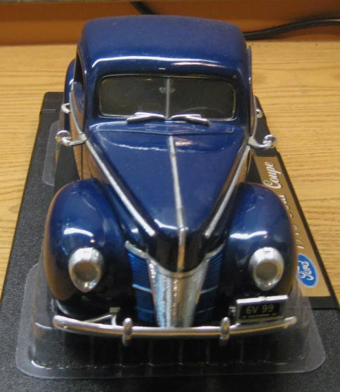 Motorworks 73100 1:18 Collection Dark Blue 1940 Ford Coupe Die-Cast