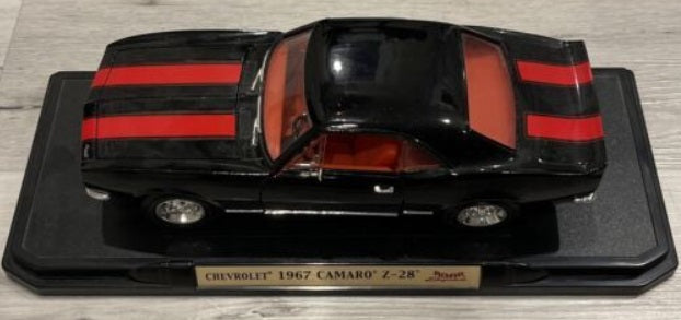 Road Signature 92188 1:18 Yat Ming Black W/Red Stripes 1967 Chevrolet Camaro Z28