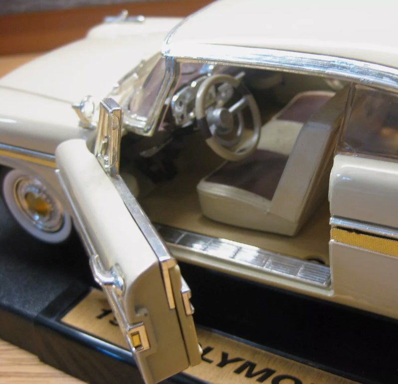 Motorworks 73100 1:18 Beige 1958 Plymouth Fury Diecast Metal Collection