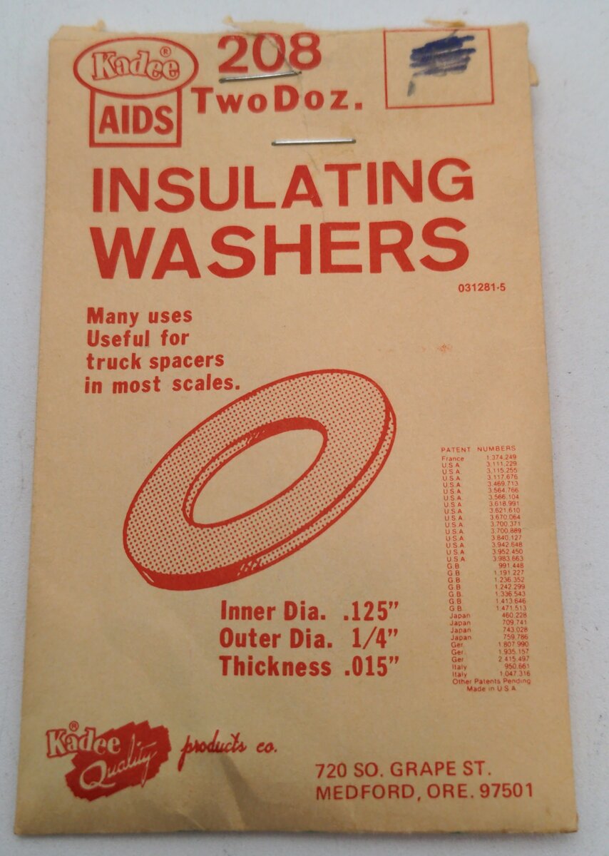Kadee 208 HO Scale Red Insulating Fiber Washers (Pack of 12)