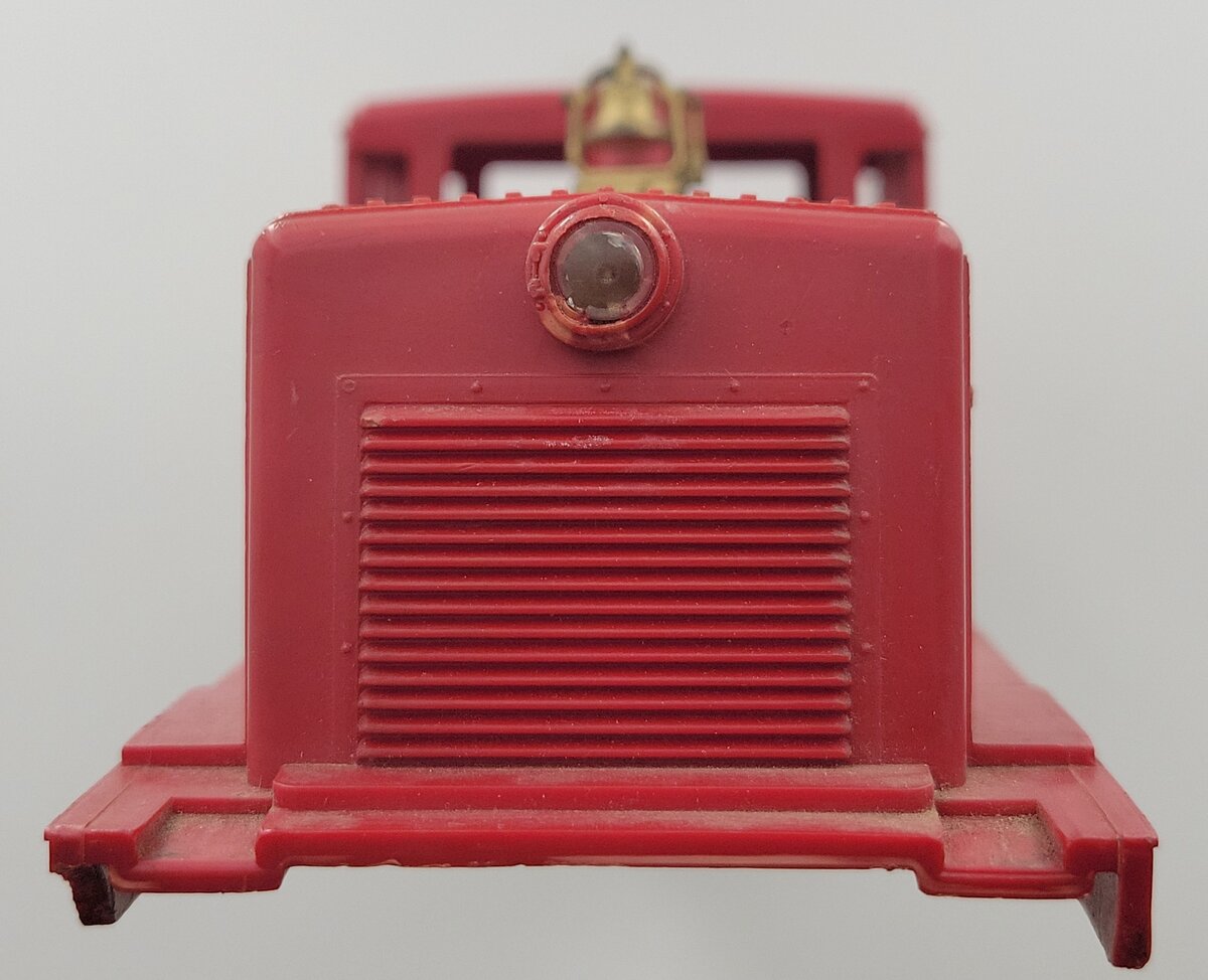 Lionel 627-3 O Gauge Vintage Lehigh Valley 44-Ton Diesel Switcher Shell