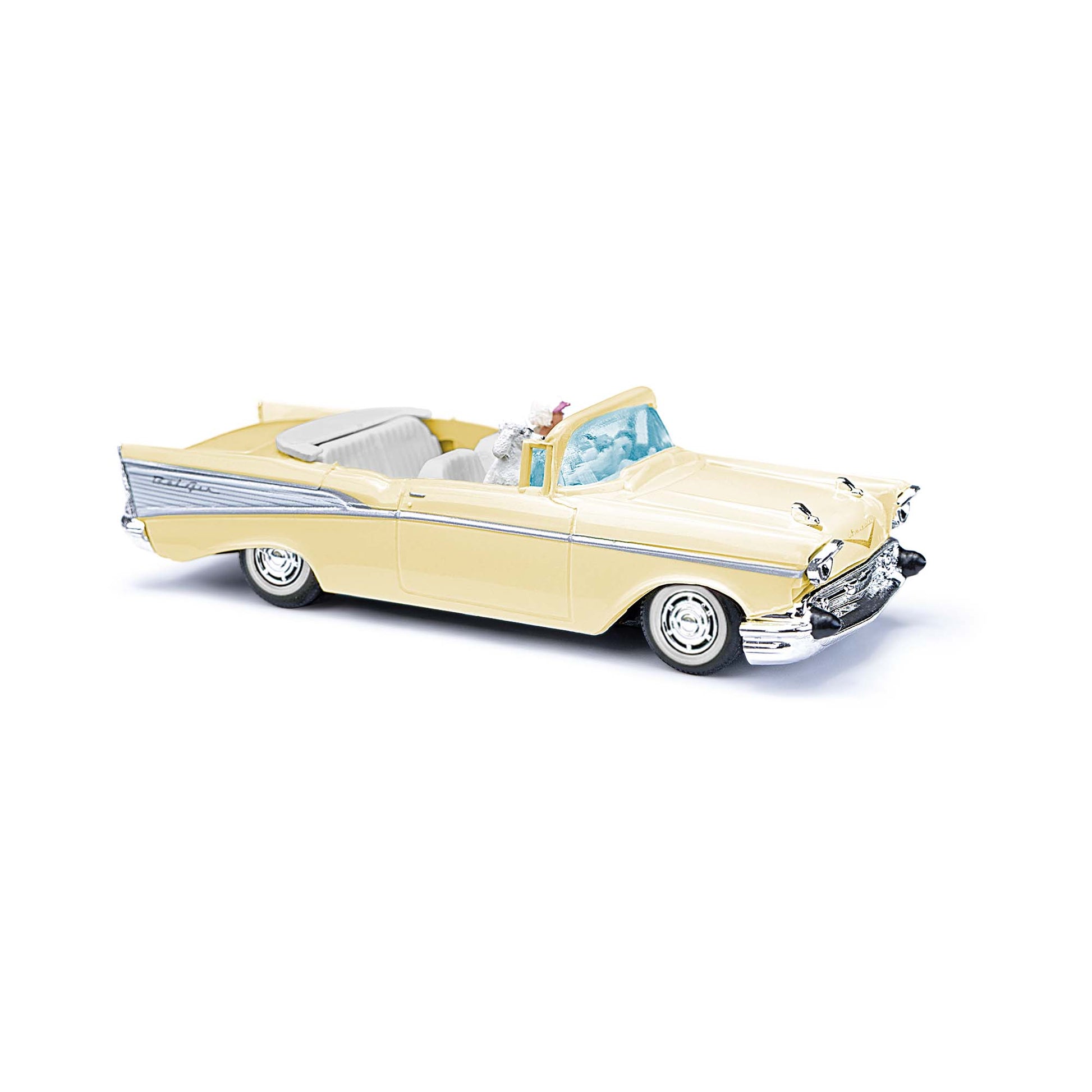 Busch 45060 HO Top Down 1957 Chevy Bel Air Convertible with Driver & Dog Figures