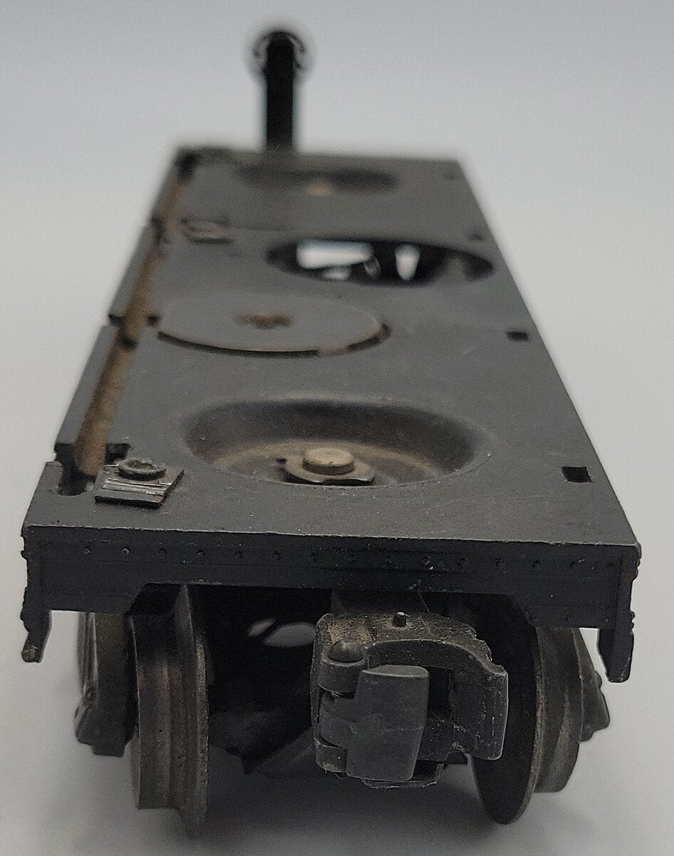 Lionel 3461 O Gauge Metal Log Dump Car Frame with Trucks and Brake