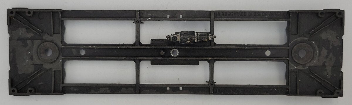 Lionel 2955-5 O Gauge Diecast Triple Dome Tank Car Frame w/ Brake Wheel & Tank