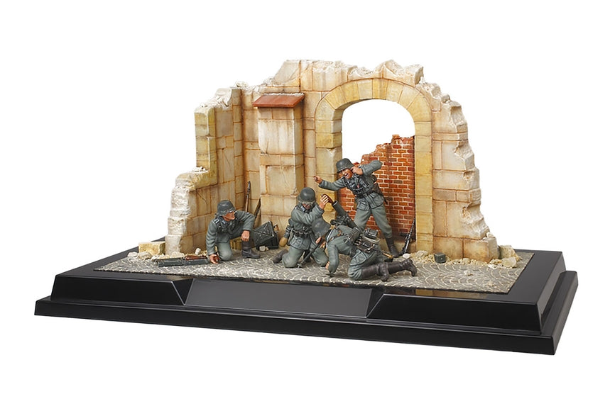 Tamiya 89739 1:35 German Infantry Mortar Team French Campaign 1940 Scene Set #1