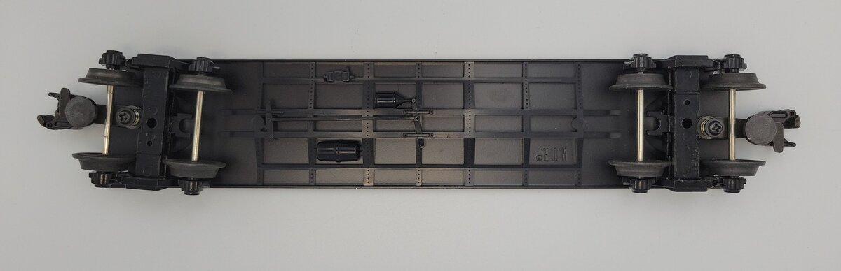 MTH 0912-11 O Gauge Boxcar Chassis with Diecast Trucks and Undercarriage