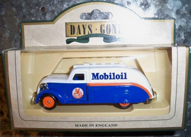 Lledo Days Gone 1:64 Die Cast 1939 Dodge Streamliner Mobiloil Vehicle