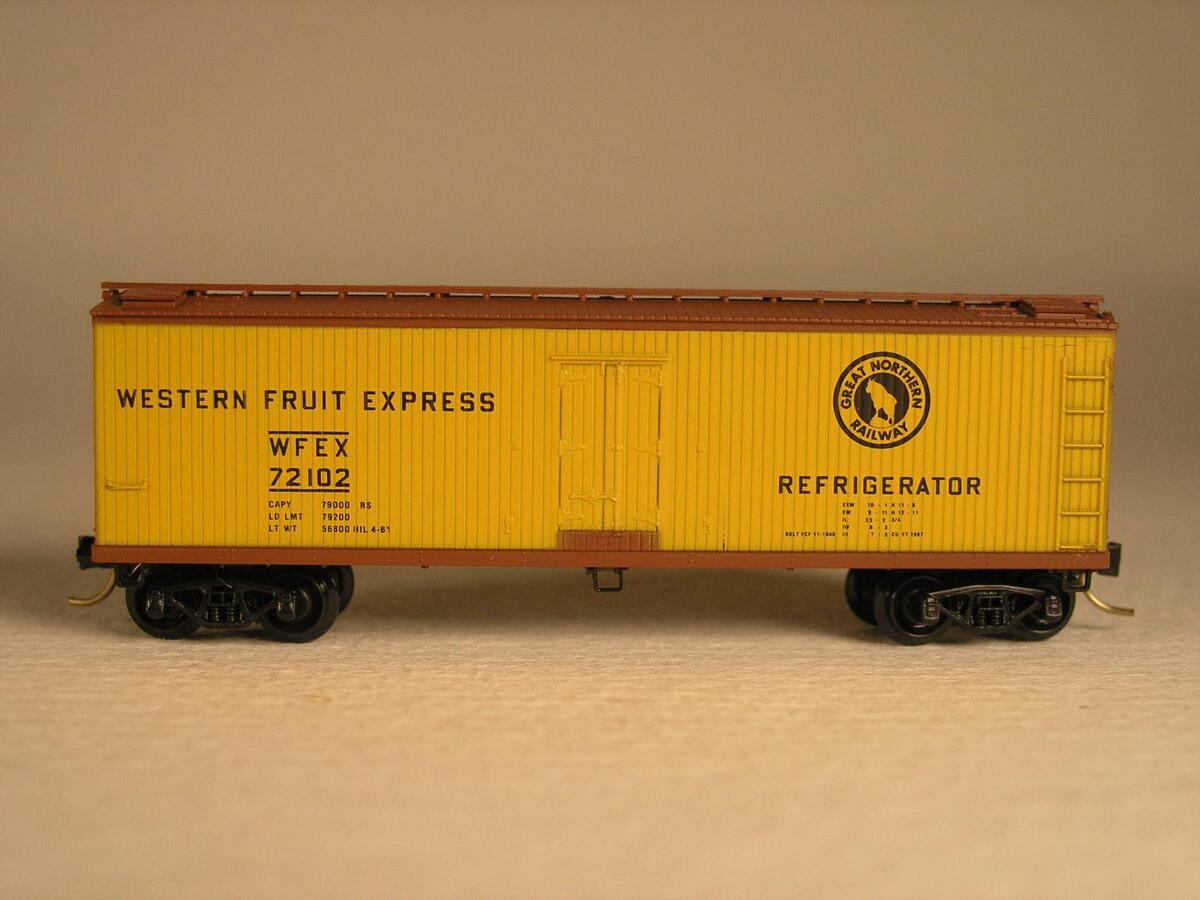 Kadee 081684-1 N Micro-Trains Line Western Fruit Express Box Car Kit #72102