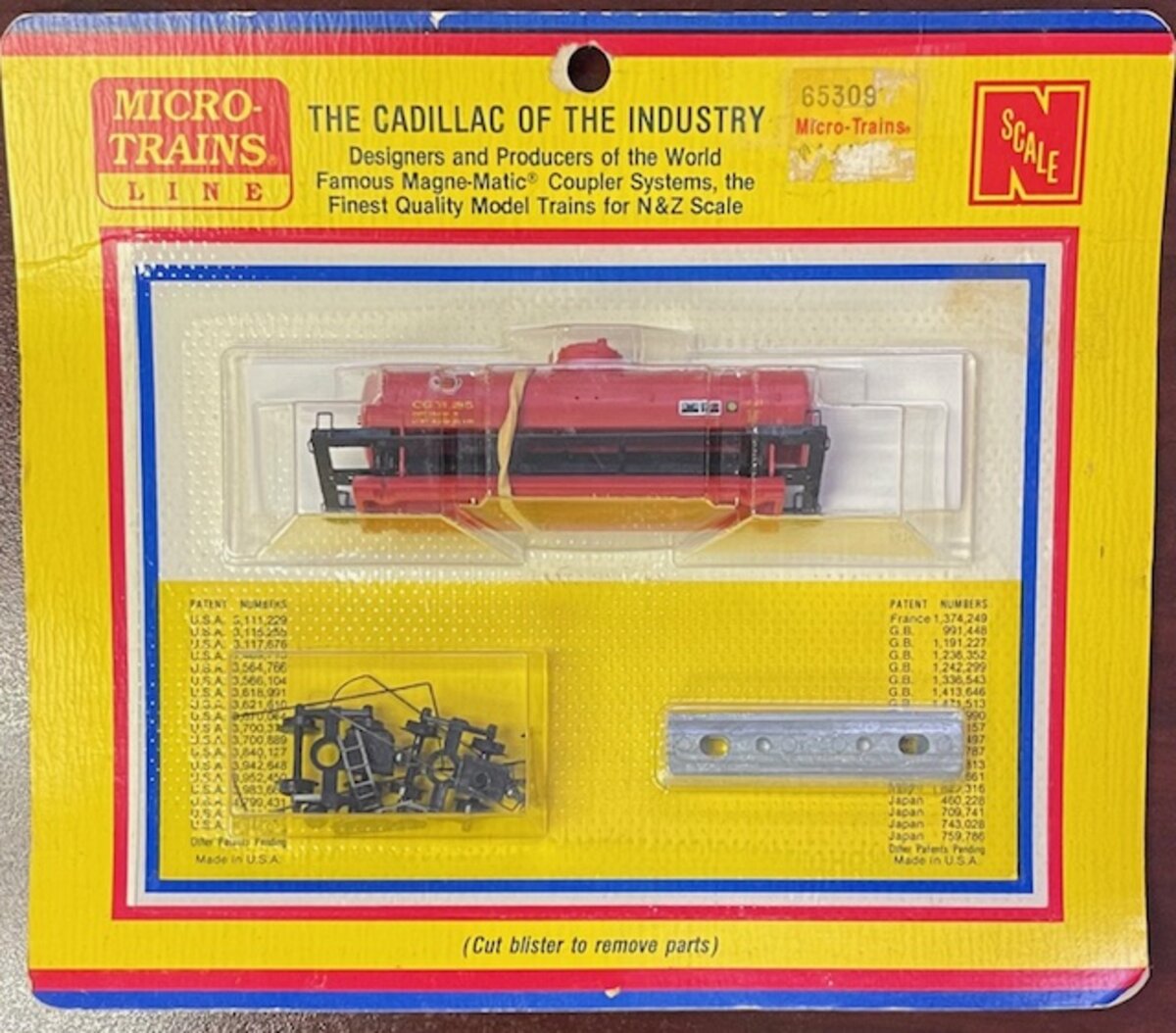 Kadee 081684-1 N Micro-Trains Line 39' C.G.W. Tank Car Kit