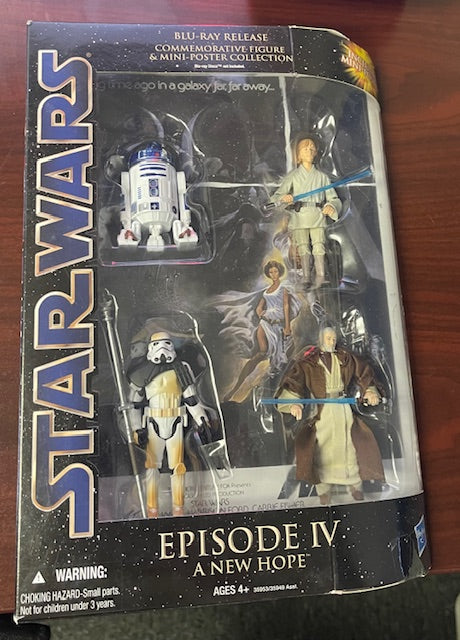 Hasbro 35953 Star Wars Episode IV Commemorative Blu-ray Figures & Mini-Poster