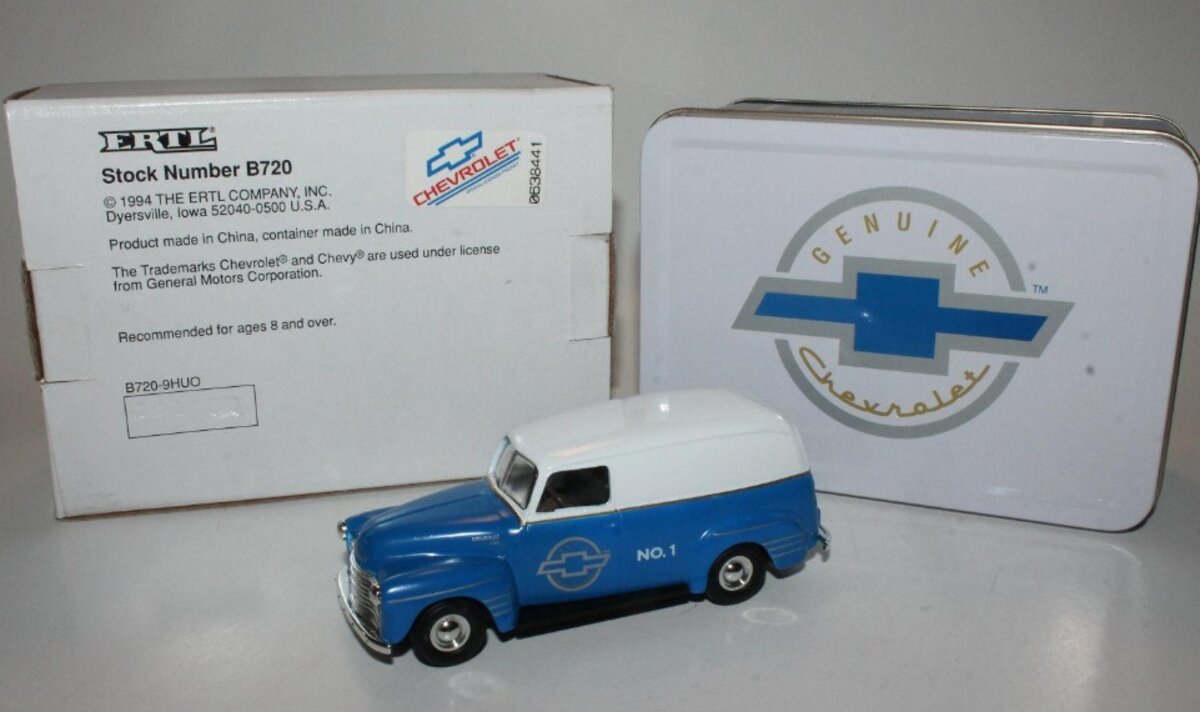 Ertl B720 1:43 Chevrolet Panel Truck Van Limited Edition 1994 W/CommemorativeTin