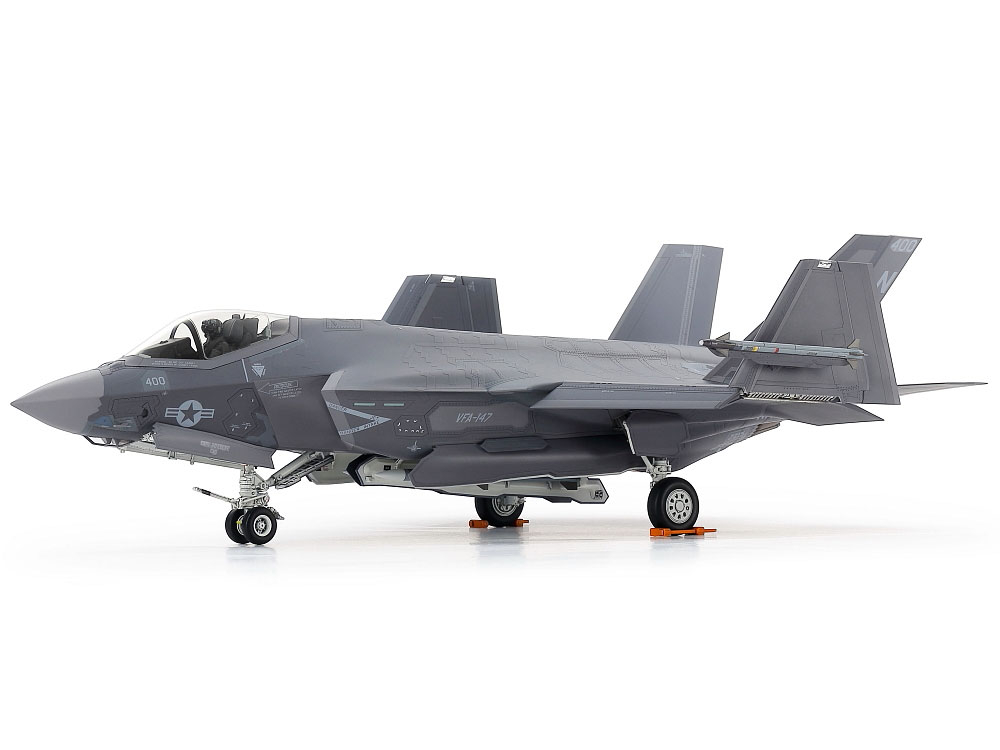 Tamiya 61127 1:48 Lockheed Martin F-35C Lightning II Aircraft Plastic Model Kit
