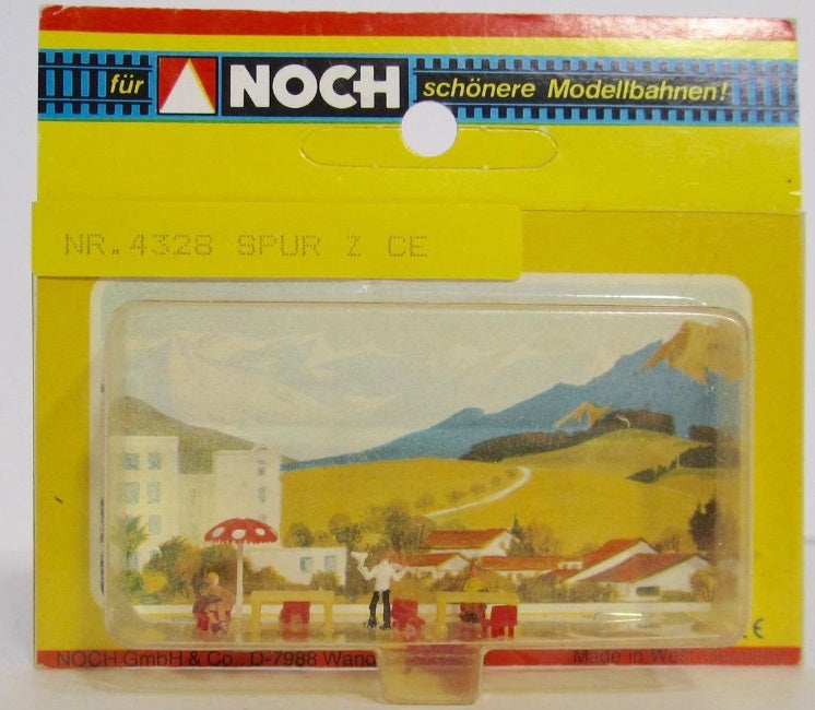 Noch 4328 Z Scale Sidewalk Cafe with 2 Costumers and 1 Server