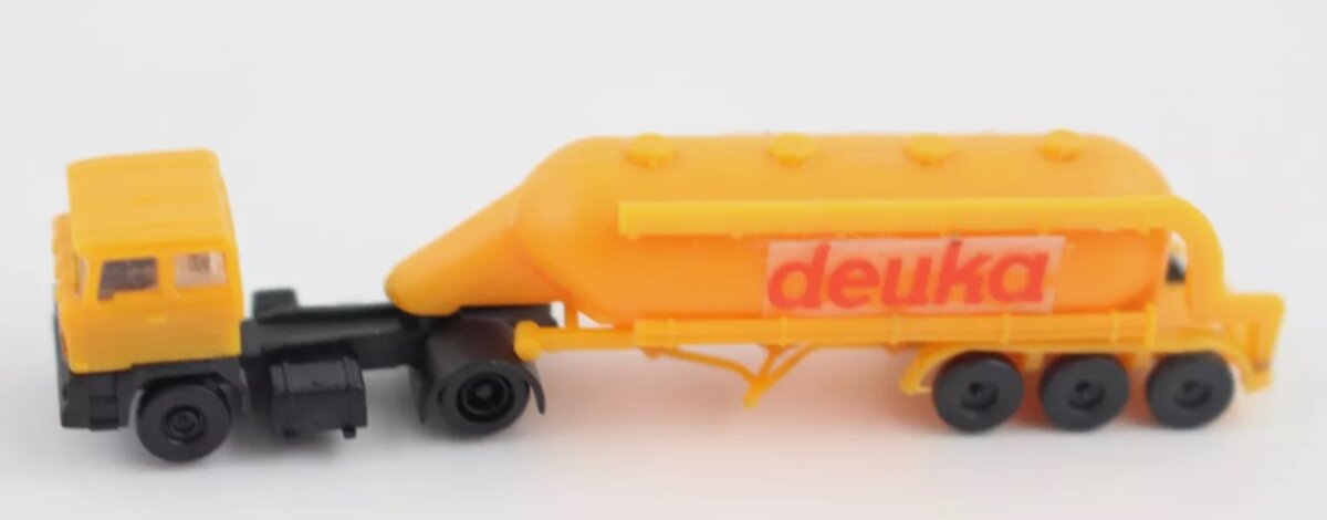 Kibri 69800 Z Scale Deuka Truck Wagon Armed