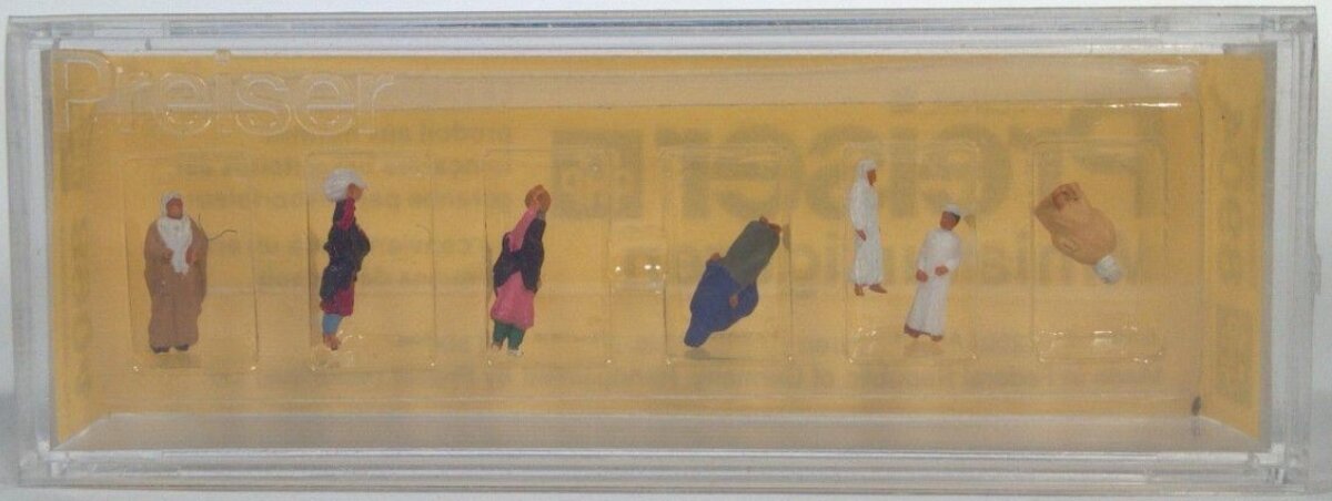 Preiser 8904 Z Scale Middle Eastern Muslim Arab People Figures (Set of 7)