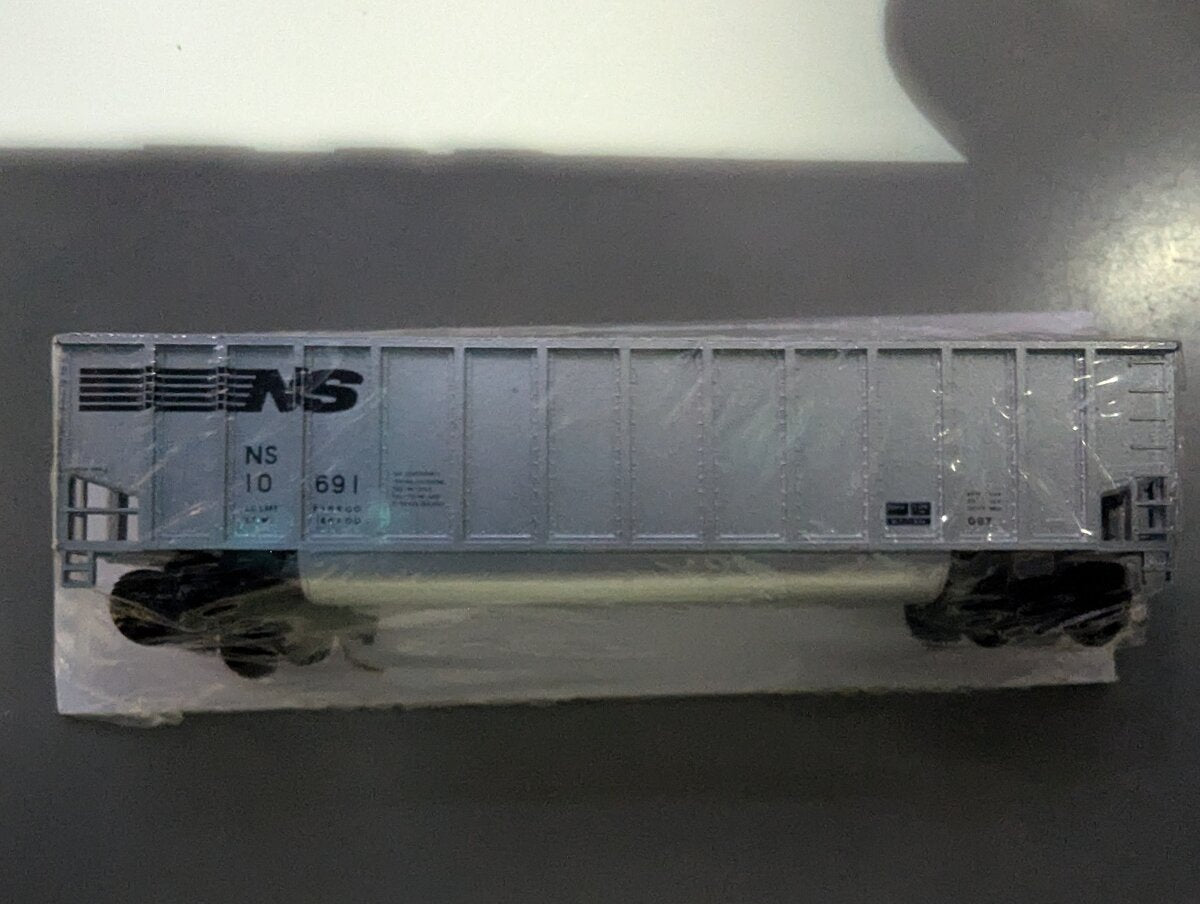 E&C Shops 10691 N Scale Norfolk & Southern Hopper Car