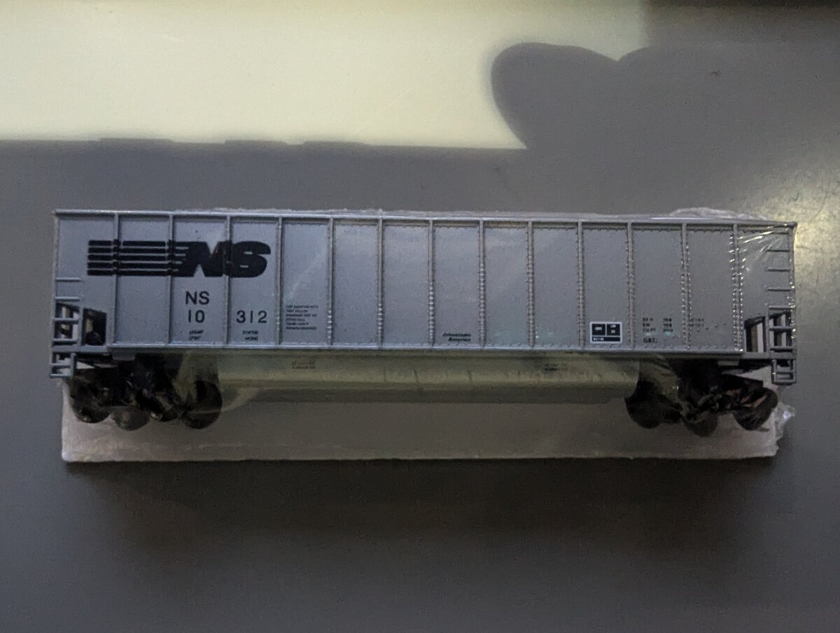 E&C Shops 10312 N Scale Norfolk & Southern Hopper Car