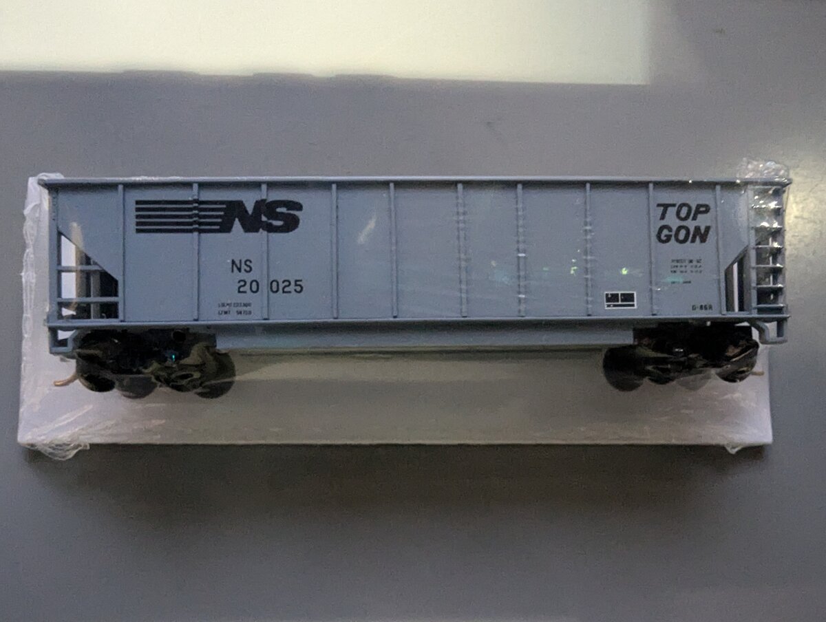 E&C Shops 20025 N Scale Norfolk Southern Gondola Freight Car