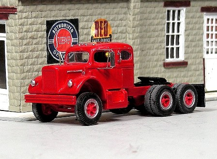Sylvan Scale Models V-285 HO White 9000 Tandem-Axle Sleeper Tractor Resin Kit