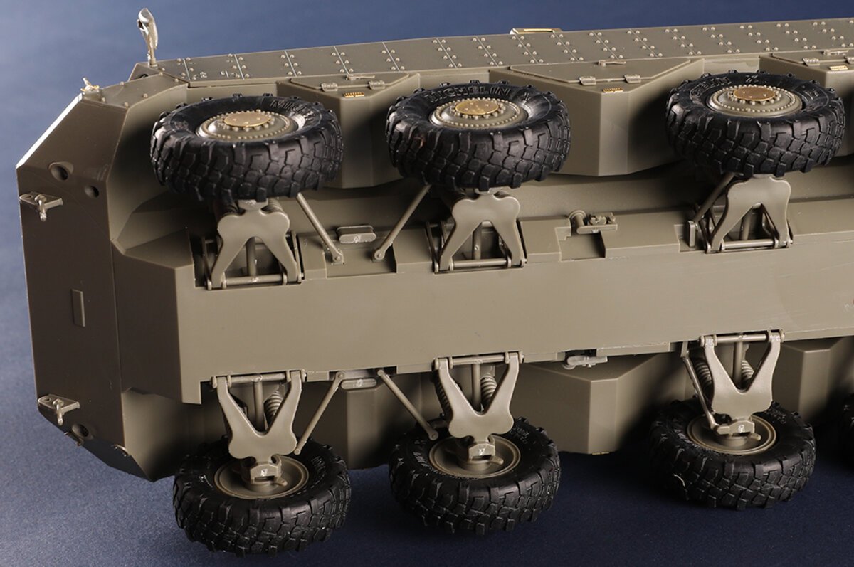 Hobby Boss 84509 1:35 IDF Eitan Wheeled APC Armored Plastic Model Kit