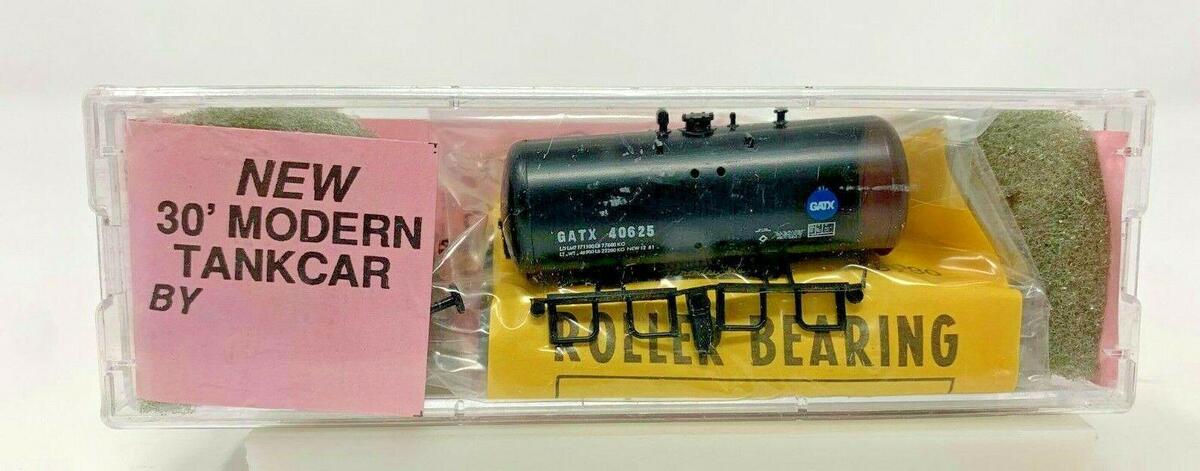 Roundhouse 8462 N 30' Modern Tank Car Kit