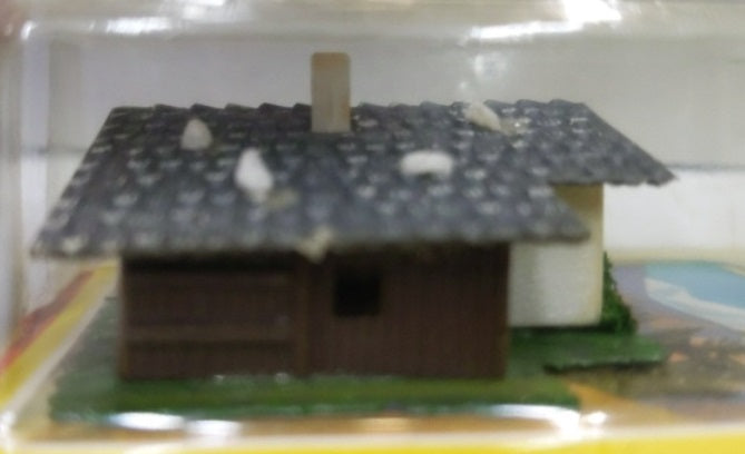 Noch 4687 Z Scale Almhutte Alpine Hut Assembled