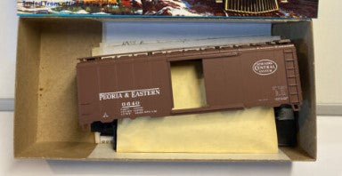 Athearn 1082 HO BevBel Corp. Peoria & Eastern NYC System 40' Boxcar #3640 Kit