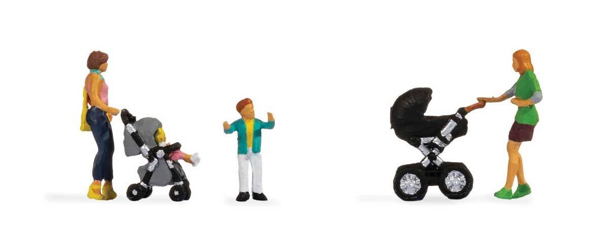Walthers 949-6083 HO Mothers with Children Figures (Set of 6)