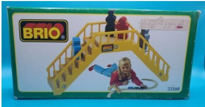 Brio 33568 Wooden & Plastic Staircase w/Wooden Figures