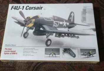 Testors 623 1:72 F4U-1 Corsair Military Airplane Model Kit