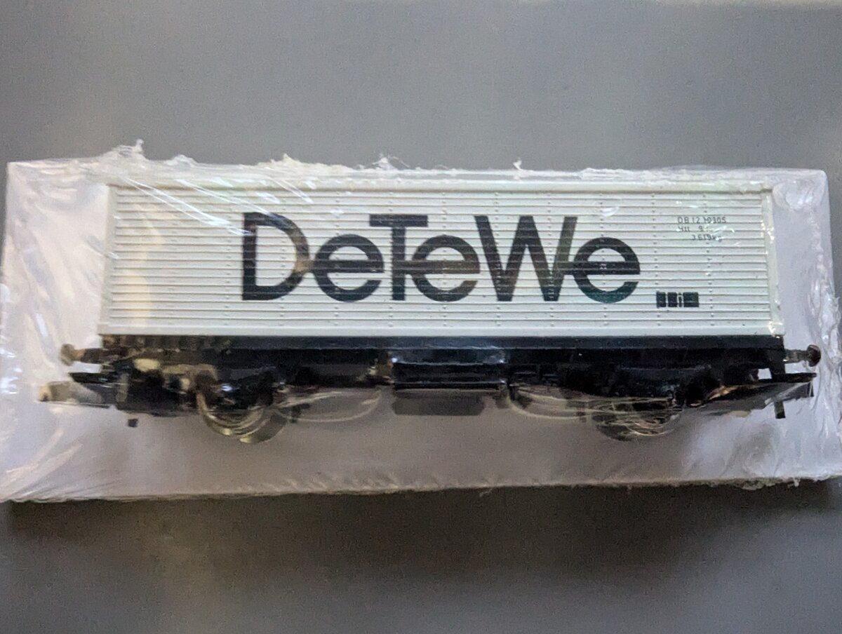 Marklin 5716 Z Scale DeTeWe Spiegel Wagon Container