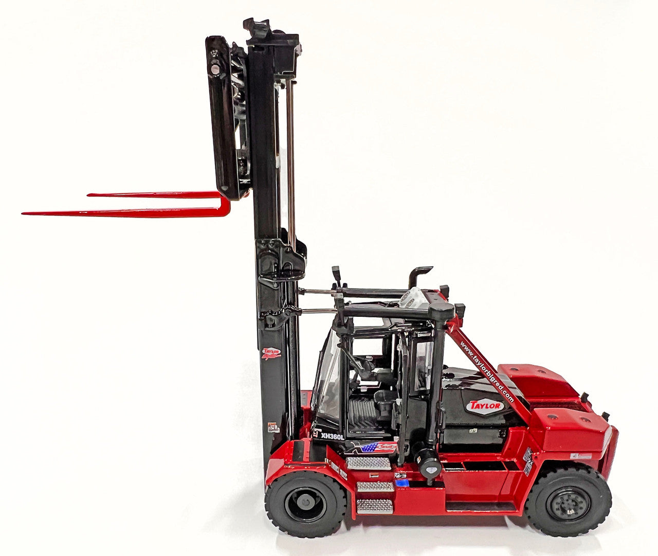 Weiss Brothers WBR033-300 1:50 Taylor XH-360L Forklift